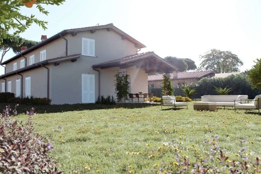 Terraced house in Castagneto Carducci, Provincia di Livorno