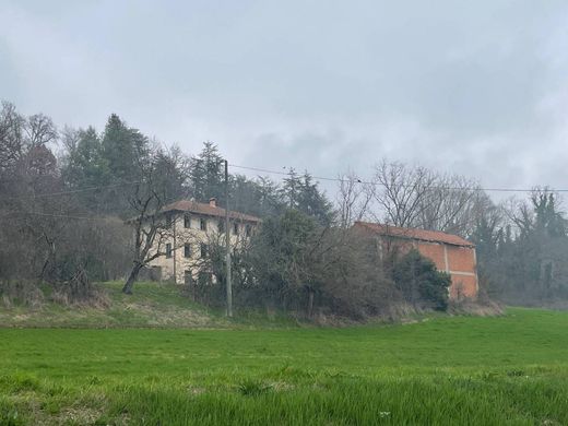 Country House in Sanfrè, Provincia di Cuneo