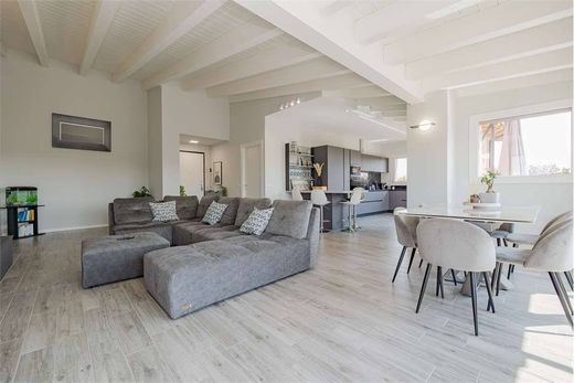 Apartment in Novate Milanese, Milan
