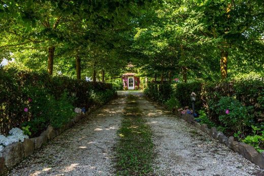 Villa Capranica, Viterbo ilçesinde