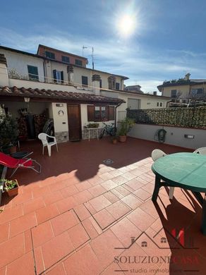 Casa di lusso a Prato, Toscana