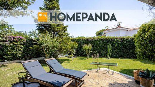 ﻓﻴﻼ ﻓﻲ نابولي, Napoli