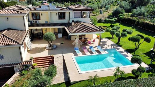 Villa en Capoterra, Provincia di Cagliari