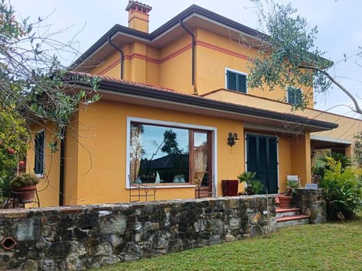 Villa in Carrara, Provincia di Massa-Carrara
