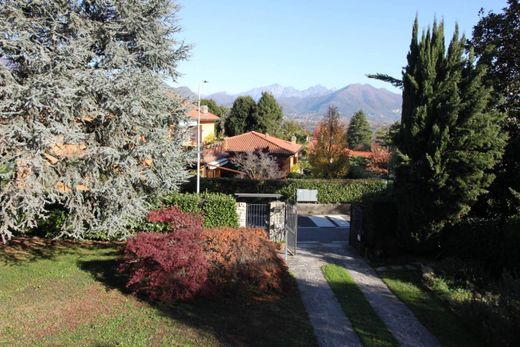 Villa in Anzano del Parco, Provincia di Como