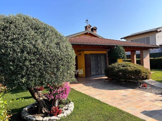 Villa in Castiraga Vidardo, Provincia di Lodi