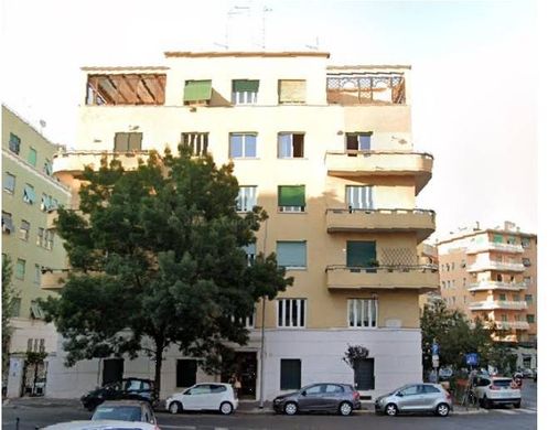 Apartment / Etagenwohnung in Rom, Latium