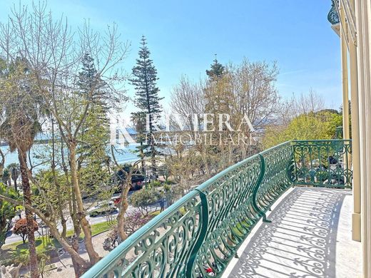 Apartment / Etagenwohnung in Sanremo, Provincia di Imperia