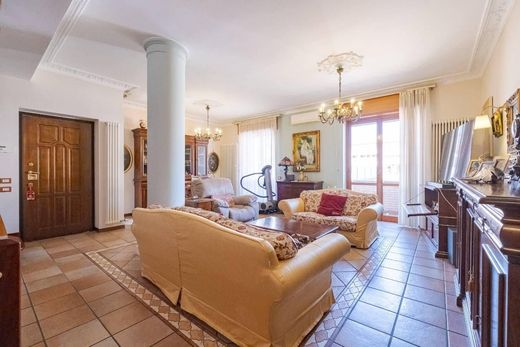 Villa en Limbiate, Provincia di Monza e della Brianza