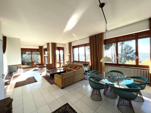 Villa a Varese, Lombardia