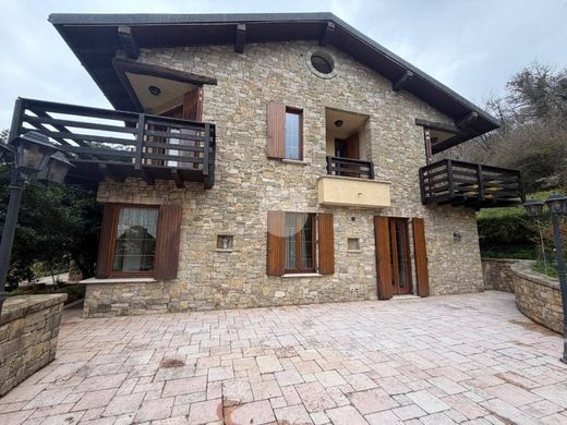 Villa in Zandobbio, Provincia di Bergamo