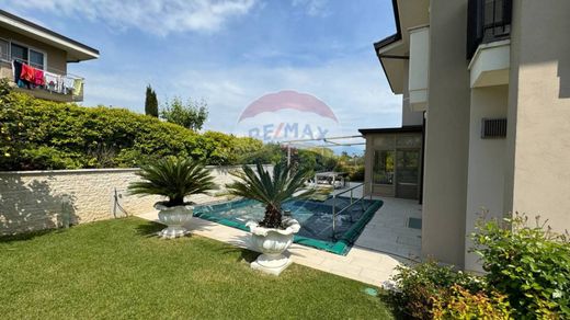 Villa in Desenzano del Garda, Provincia di Brescia