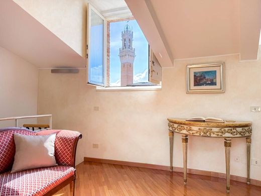 Piso / Apartamento en Siena, Provincia di Siena