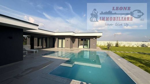 Villa in Copiano, Provincia di Pavia