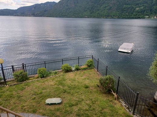 Villa in Pettenasco, Provincia di Novara