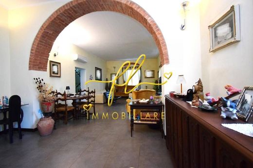 Appartamento a Livorno, Toscana