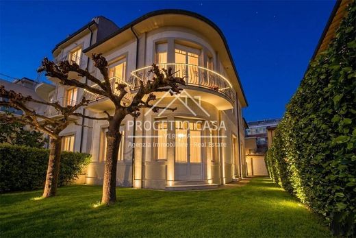 Villa à Camaiore, Lucques