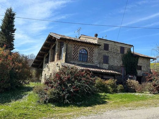Villa in Alta Val Tidone, Provincia di Piacenza