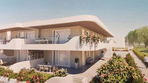 Apartment / Etagenwohnung in Fano, Pesaro-Urbino