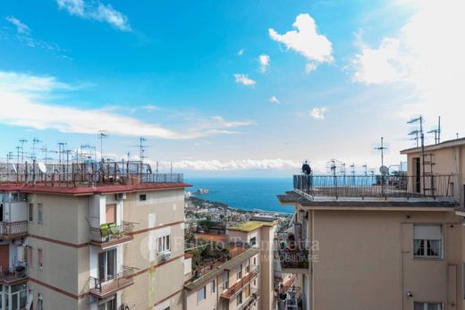 Appartement in Napels, Napoli