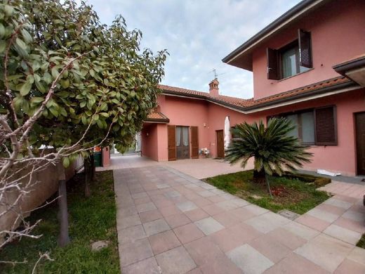 Villa in Cassano d'Adda, Milan