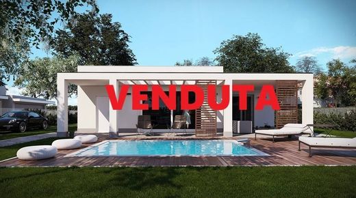 Villa a Olgiate Molgora, Lecco