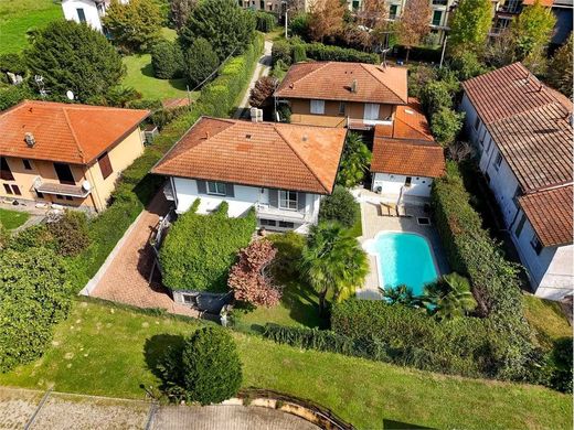 Villa in Sesto Calende, Provincia di Varese