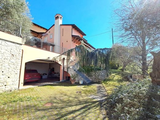 Villa in Negrar, Provincia di Verona