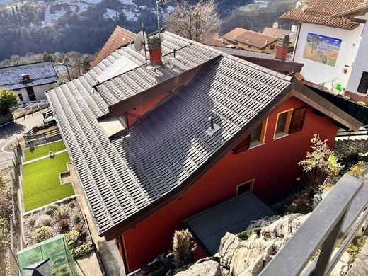 Villa en Dizzasco-Biazzeno, Provincia di Como