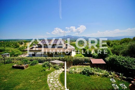 Villa in Mentana, Rome