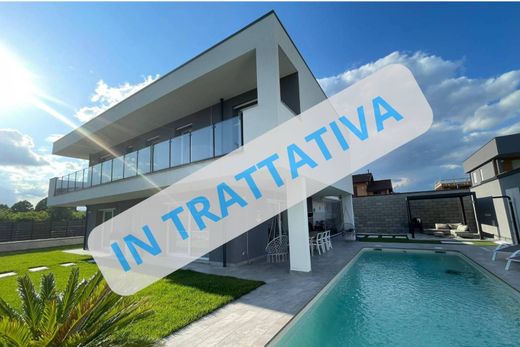 Вилла, Caronno Pertusella, Provincia di Varese