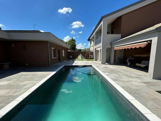 Villa in Castrezzato, Provincia di Brescia