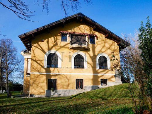 빌라 / Saluzzo, Provincia di Cuneo