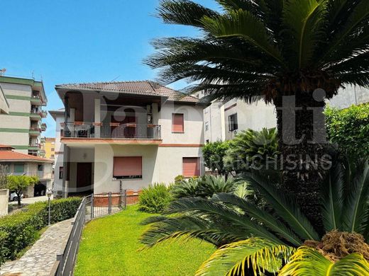 Villa in Santa Maria Capua Vetere, Provincia di Caserta