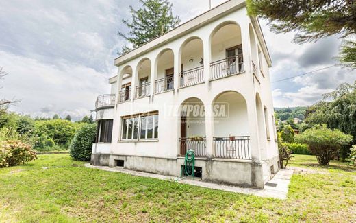 别墅  Oggiono, 莱科省