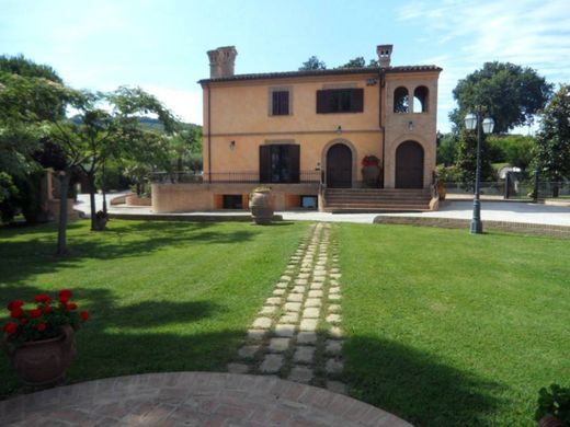 Villa a Potenza Picena, Macerata