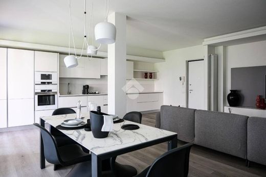 套间/公寓  Sarnico, 贝尔加莫省