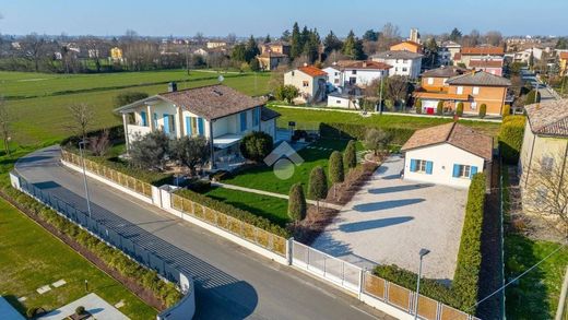 Villa in Poviglio, Provincia di Reggio Emilia