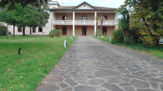 Villa in Montichiari, Provincia di Brescia