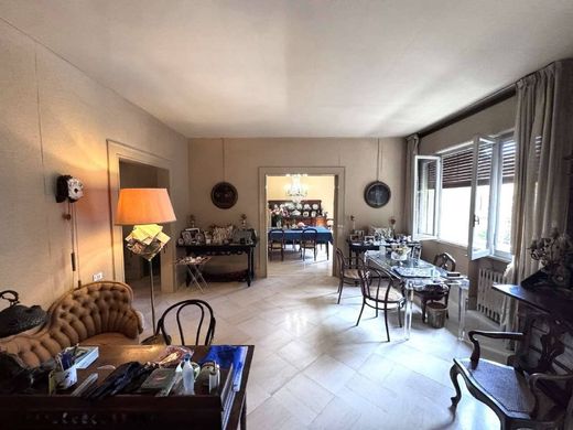Apartment / Etagenwohnung in Bologna, Emilia-Romagna