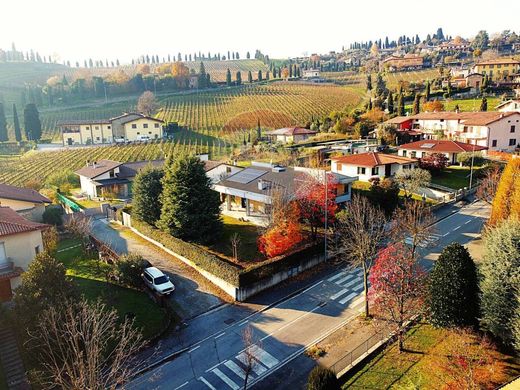 Villa in Grumello del Monte, Provincia di Bergamo