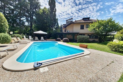Villa a Gallarate, Varese