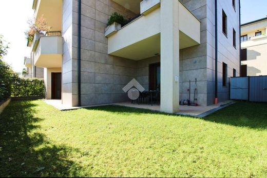 Appartement in Assago, Città metropolitana di Milano