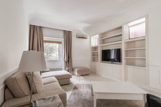 Apartment / Etagenwohnung in Rom, Latium