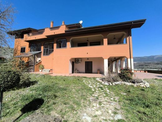 Вилла, Sant'Eusanio Forconese, Provincia dell' Aquila