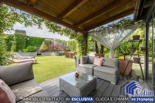 Penthouse in Peschiera Borromeo, Milan