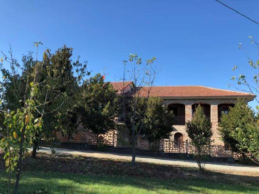 Villa in Nizza Monferrato, Provincia di Asti