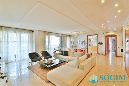 ﺷﻘﺔ ﻓﻲ Seregno, Provincia di Monza e della Brianza