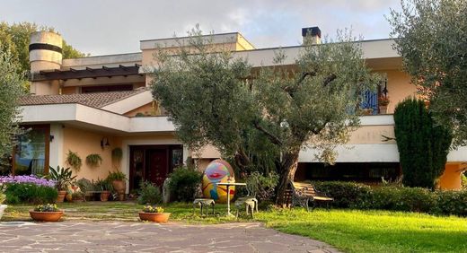 Villa in Cori, Provincia di Latina