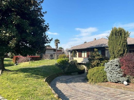 Villa in Vizzolo Predabissi, Milan